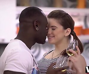VIP4K. Cutie Evelina Darling welcomes BBC deep inside