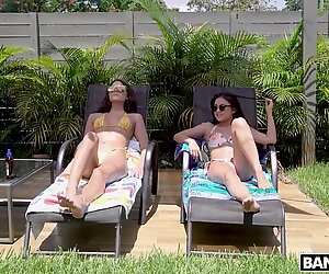 Rough fucking with choking makes skinny Asian chick Lulu Chu cum