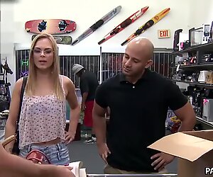 I offered her some money for that pussy - XXX Pawn
