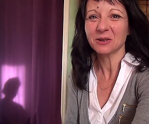 Monica, une mature à_ la vie trè_s sexuelle