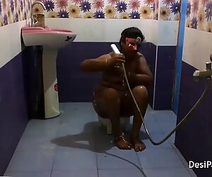 full desi bhabhi sexy in saree dress indian style bathroom fucking in morni
