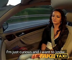 Faketaxi napalone adele chce po prostu Mój pała w swojej cipce