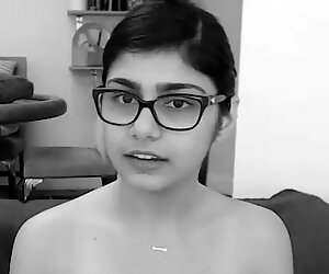 mia khalifa loves droppin'_ n-bombs