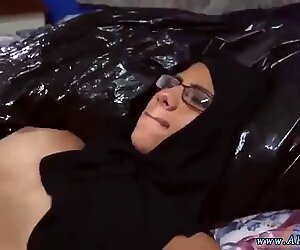 Desi Aunty Sex - Arab girl strip and big ass